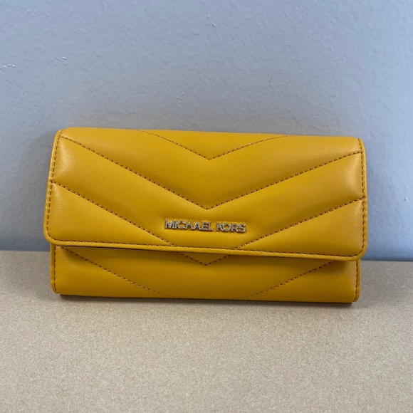 Michael Kors Jet Set Travel Large Trifold Wallet - Goldenrod - NWT - Picture 1 of 4